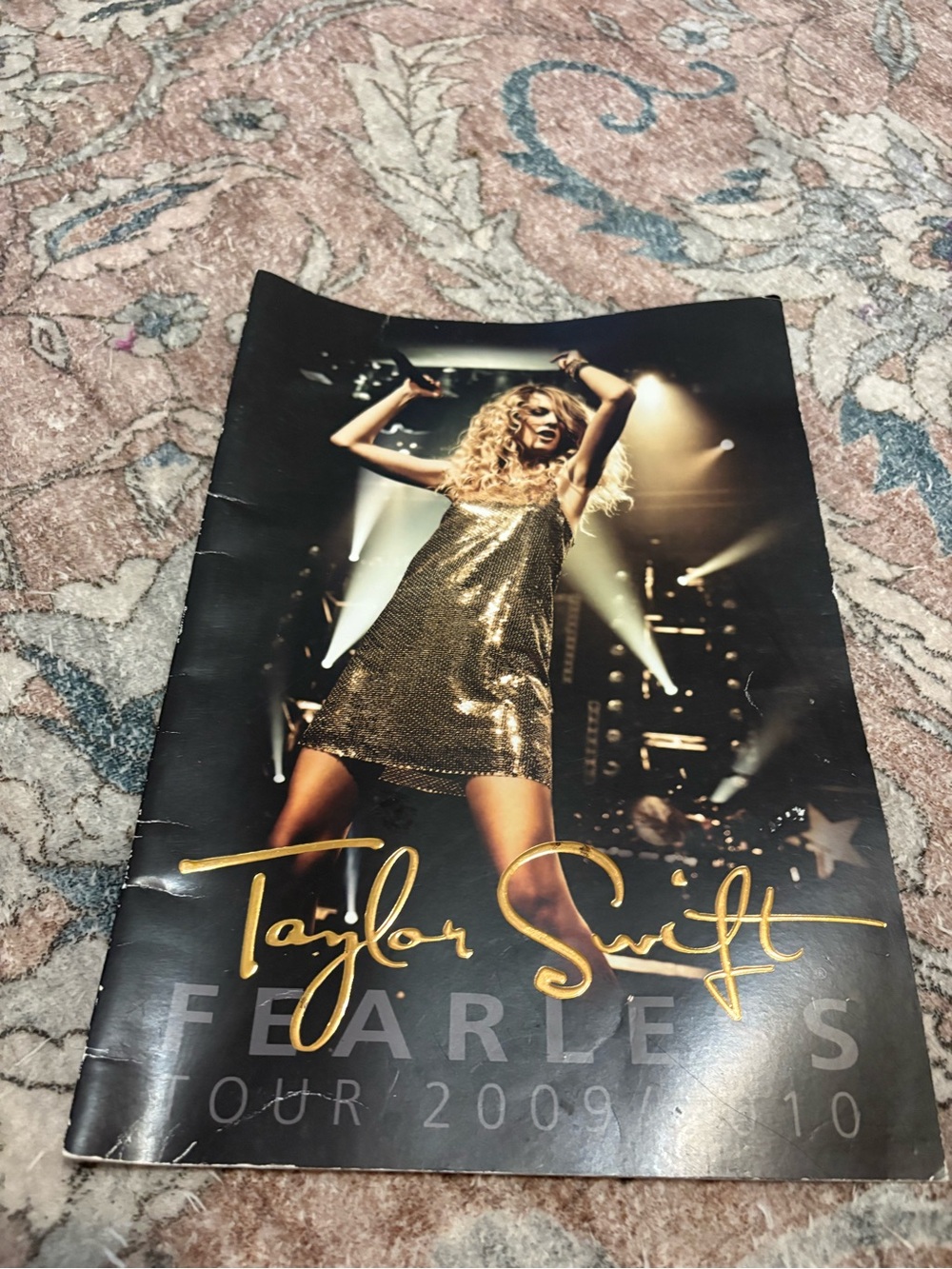 USED Taylor Swift Fearless Tour 2009/2010 Program Booklet